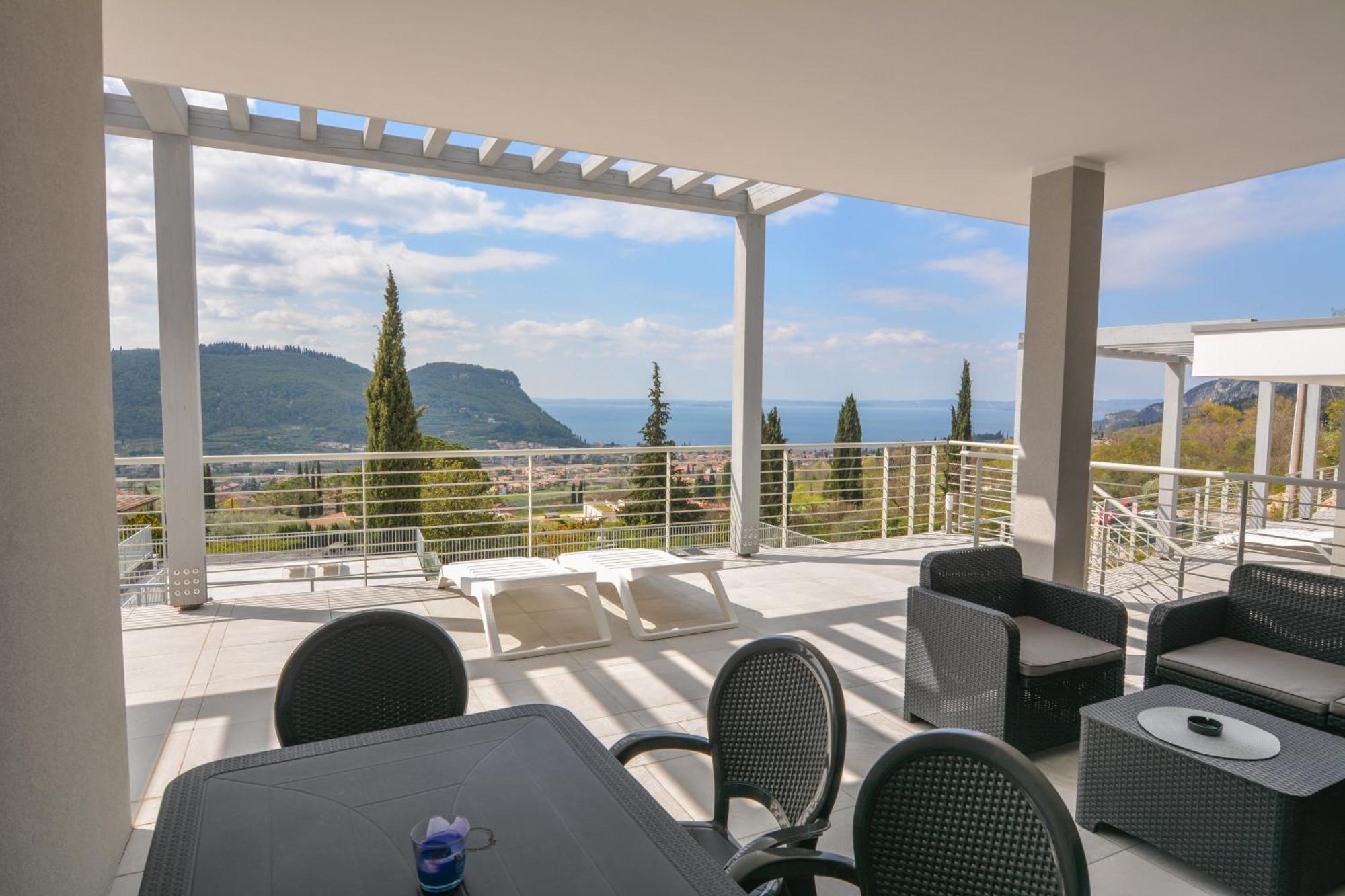 Sunset Lodge - Enjoy Holiday Гарда Экстерьер фото